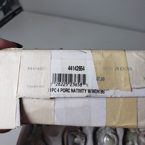 Vintage International Bazaar Pastel Porcelain Nativity Set On Wood Base 10PC - Picture 10 of 11